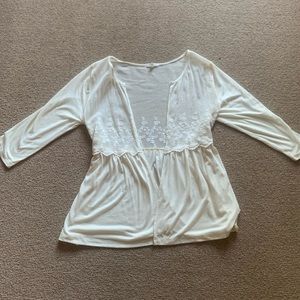 Maurice’s Cream Colored Light Sweater Size Large